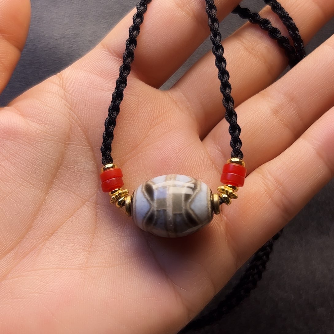 玛瑙/玉髓颈饰合金