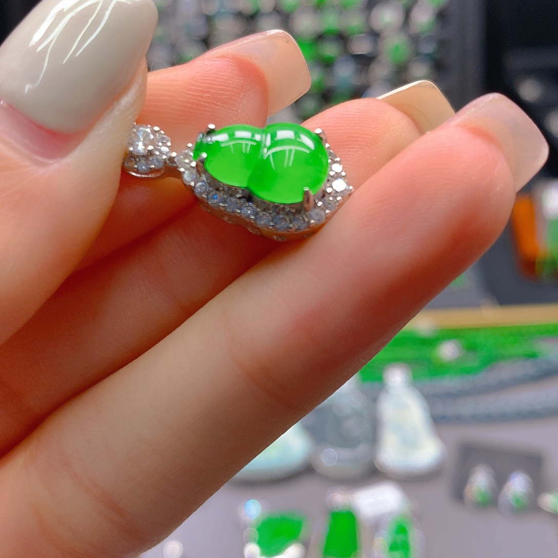 翡翠未镶嵌颈饰天然翡翠