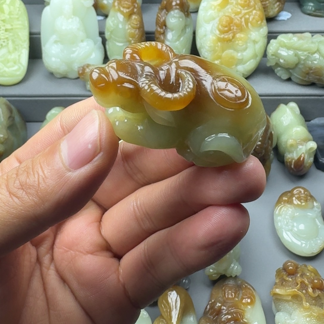 和田玉挂件未镶嵌遗***笑