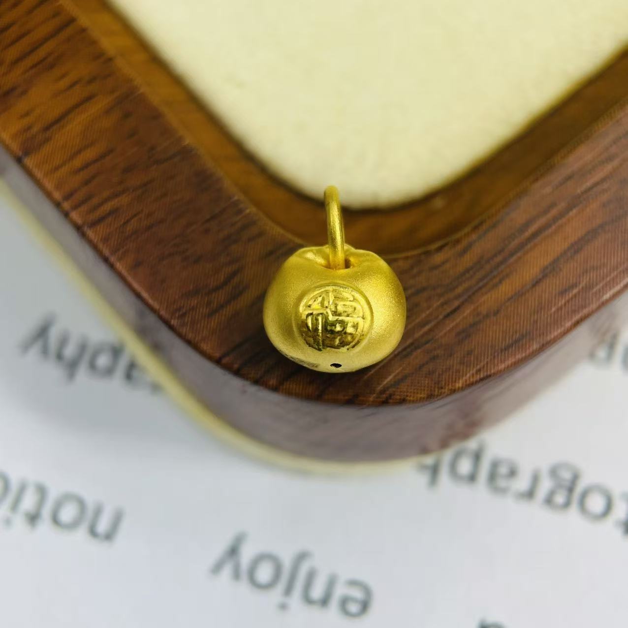 足金999黄金首饰配件磨砂迷你带环小胖福DP1973-0680