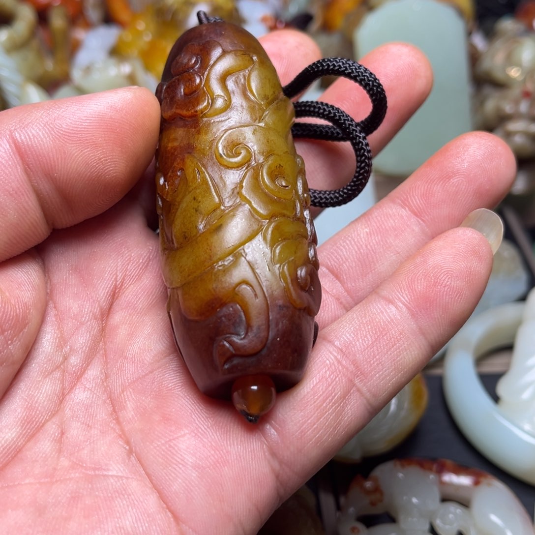 和田玉挂件未镶嵌路**人