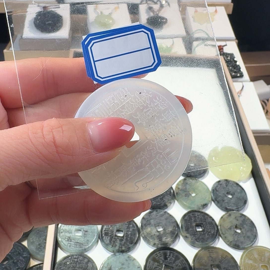 蛇纹石玉颈饰合金精美礼品