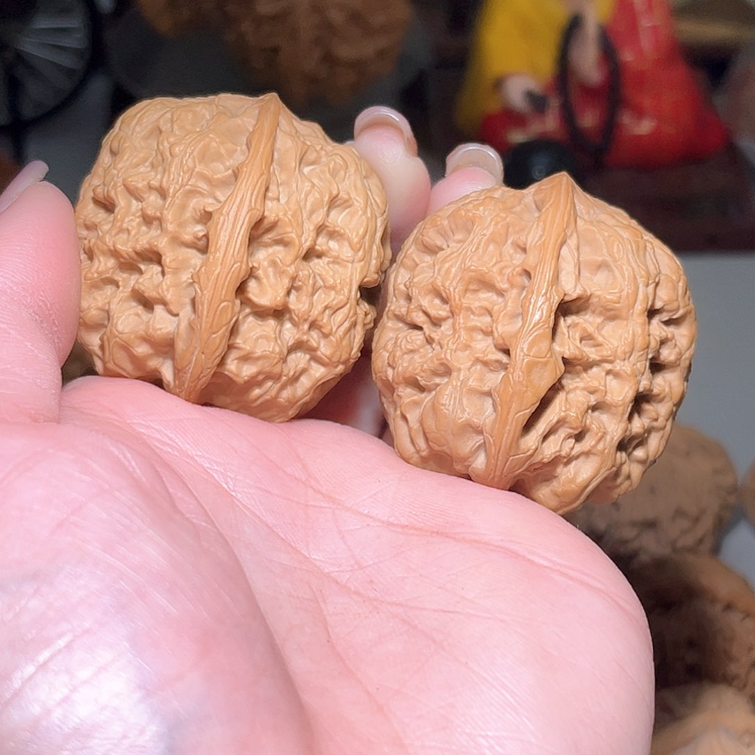 桃核把件将军膀43文玩核桃