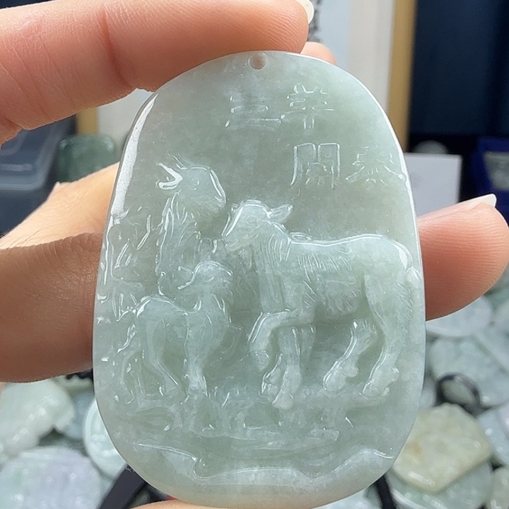 翡翠未镶嵌颈饰翡翠
