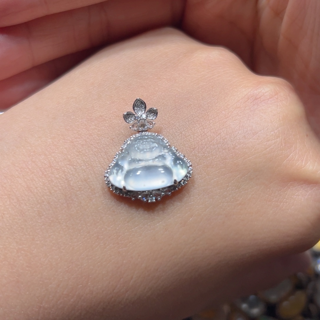 翡翠颈饰18K金镶嵌z**y吊坠