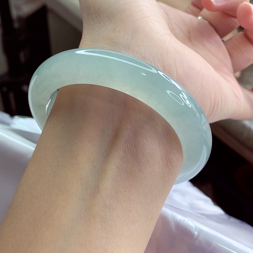 【闪购商品】翡翠手镯未镶嵌55.7小万起光超值毕业A