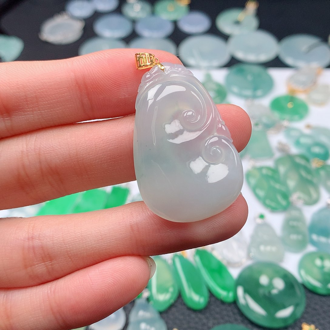 翡翠颈饰18K金镶嵌天然翡翠