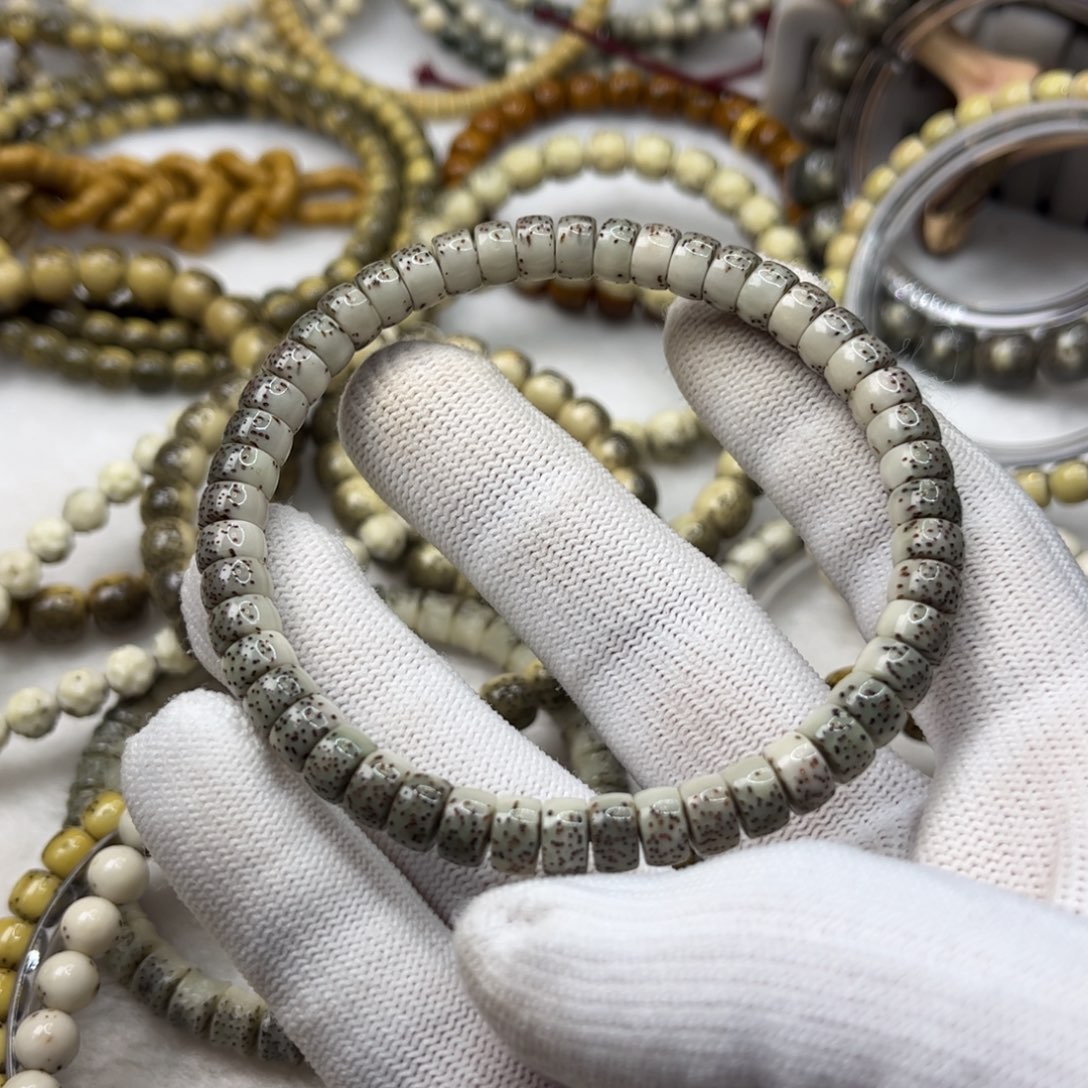 J***o星月菩提吊坠药片玉化厚切