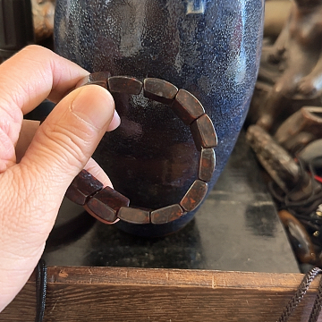 石英质玉颈饰合金