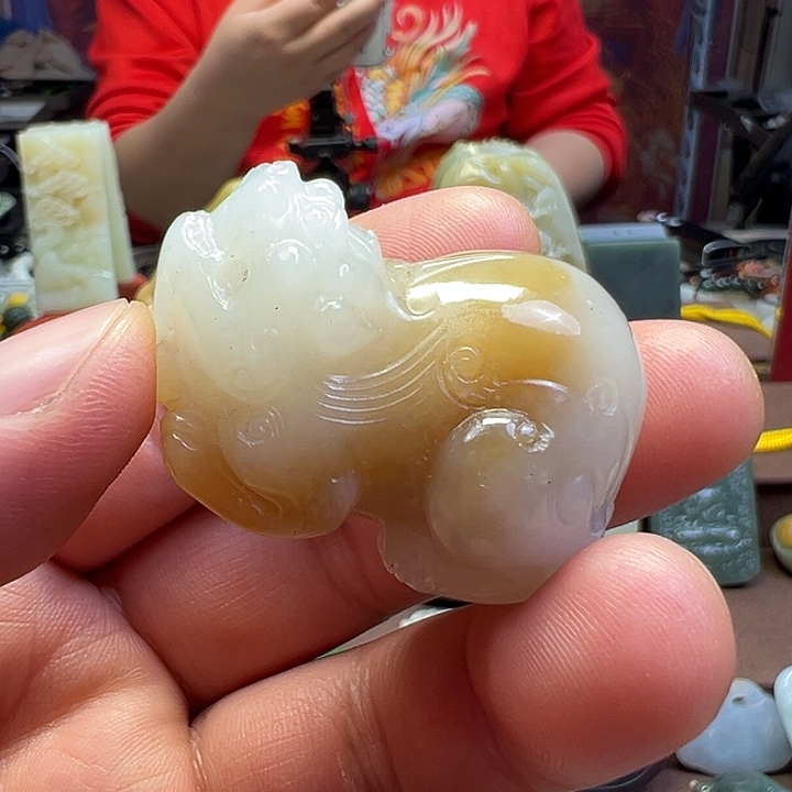 和田玉未镶嵌颈饰貔貅