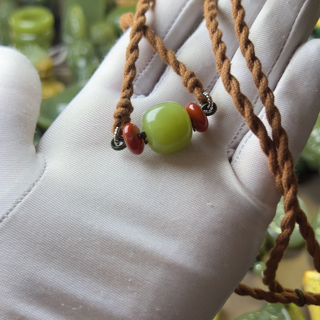 岫岩老玉（透闪石质玉）挂件未镶嵌