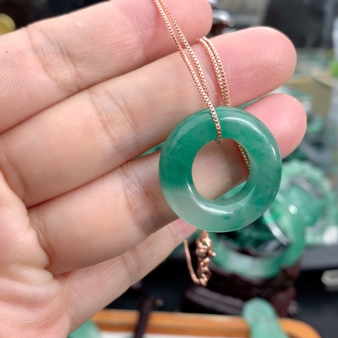 石英质玉颈饰未镶嵌