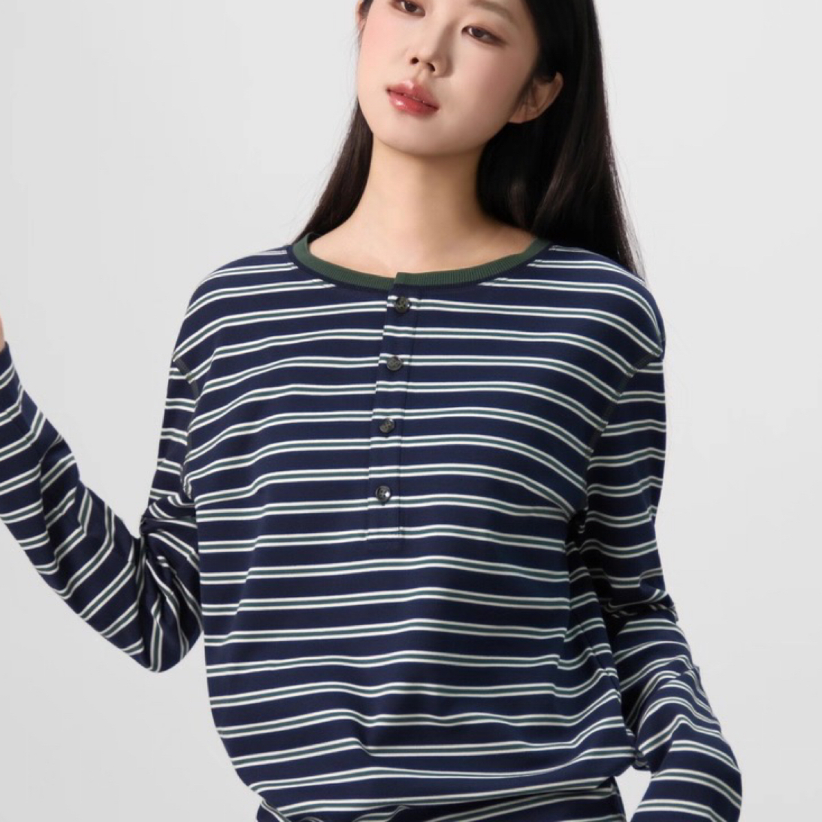 哥弟GIRDEAR新款慵懒风百搭经典条纹亨利领修身显瘦套头T恤130112