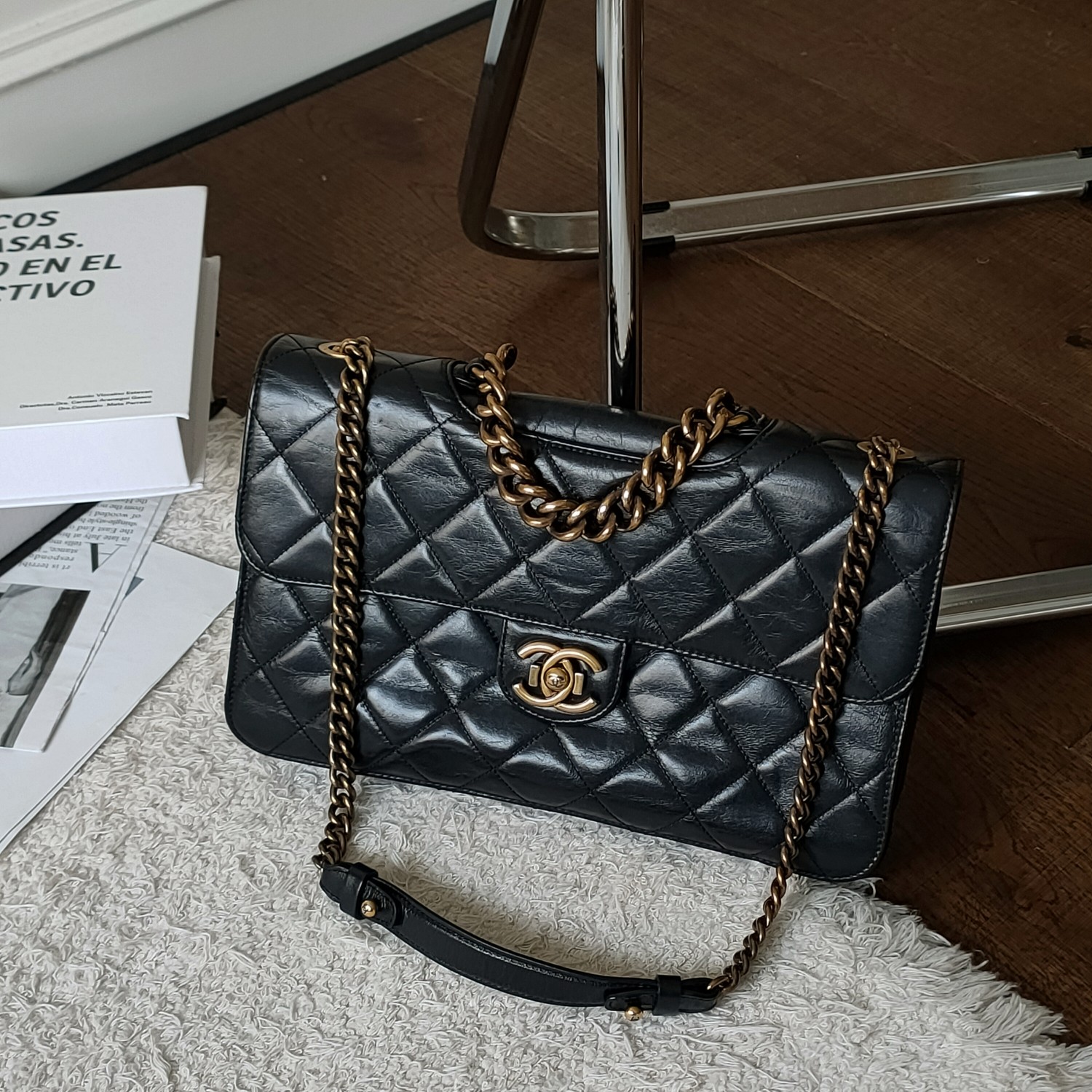 95新 Chanel/香奈儿 AZUL-黑金油蜡皮孟买链条手提斜挎包35293