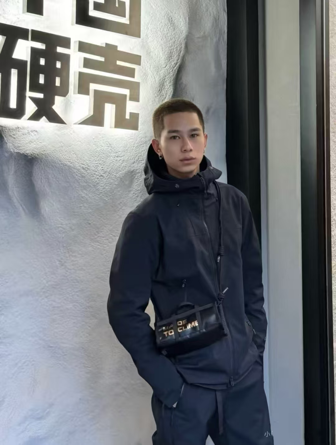J_J-M8-IC-MAX加绒款男女同款连帽户外外套保暖舒适防风防水