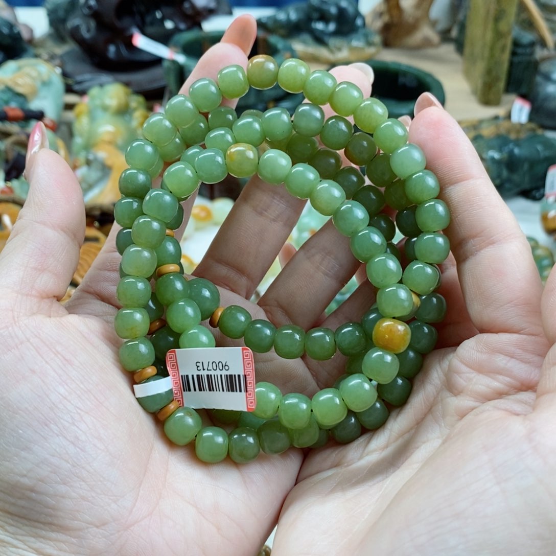 透闪石质玉颈饰未镶嵌4**2