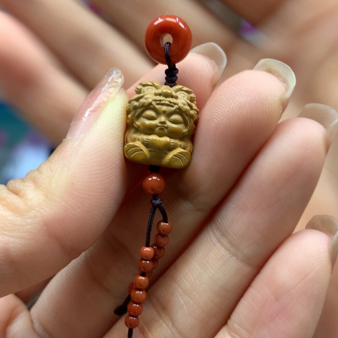 南红玛瑙配饰未镶嵌