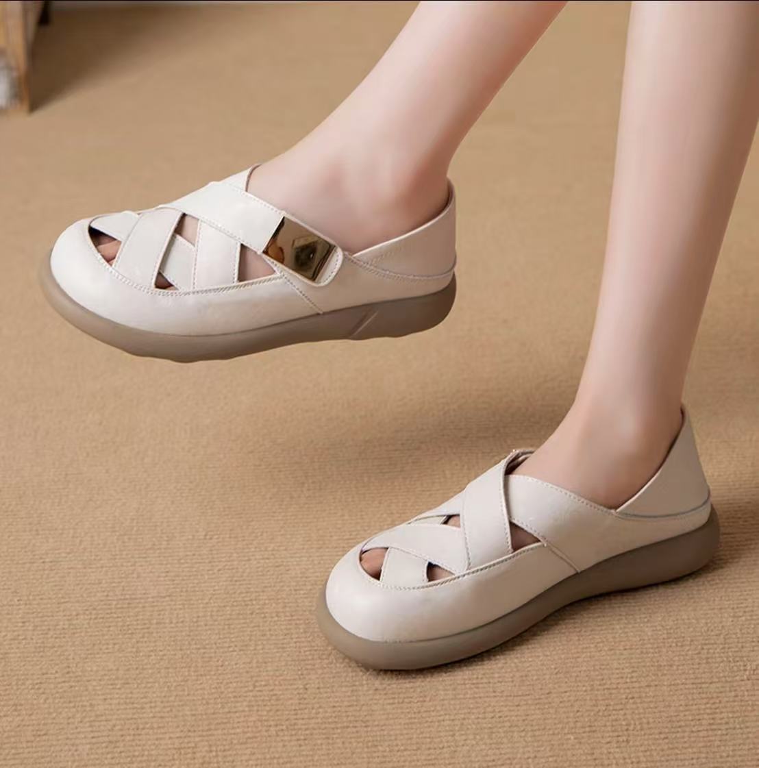 【新人福利】头层真皮妈妈鞋低跟镂空时尚女士凉鞋休闲软底透气单鞋