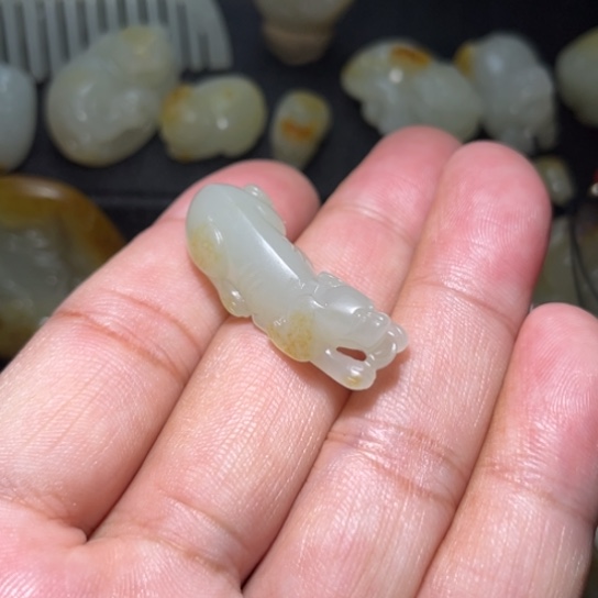 和田玉颈饰未镶嵌H**o