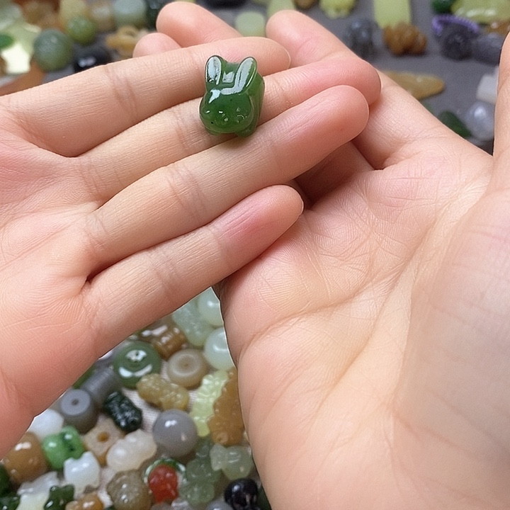 未镶嵌和田玉挂件兔子