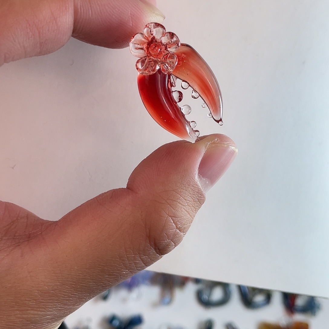 颈饰玻璃有钱花吊坠