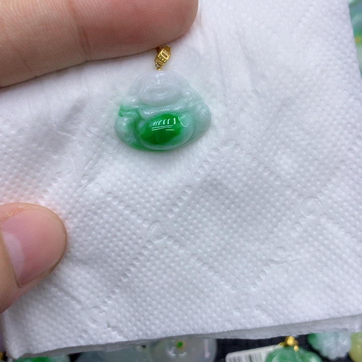 颈饰18K金镶嵌翡翠