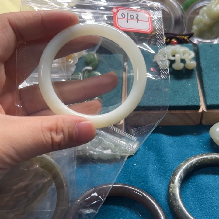 和田玉手镯未镶嵌53.2圈围0103