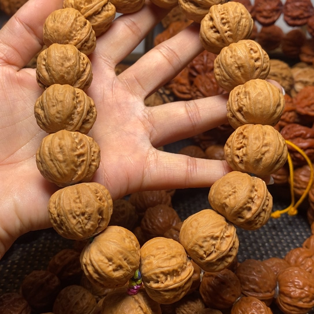 欧***鹏文玩核桃手串粗筋磨盘八棱手持