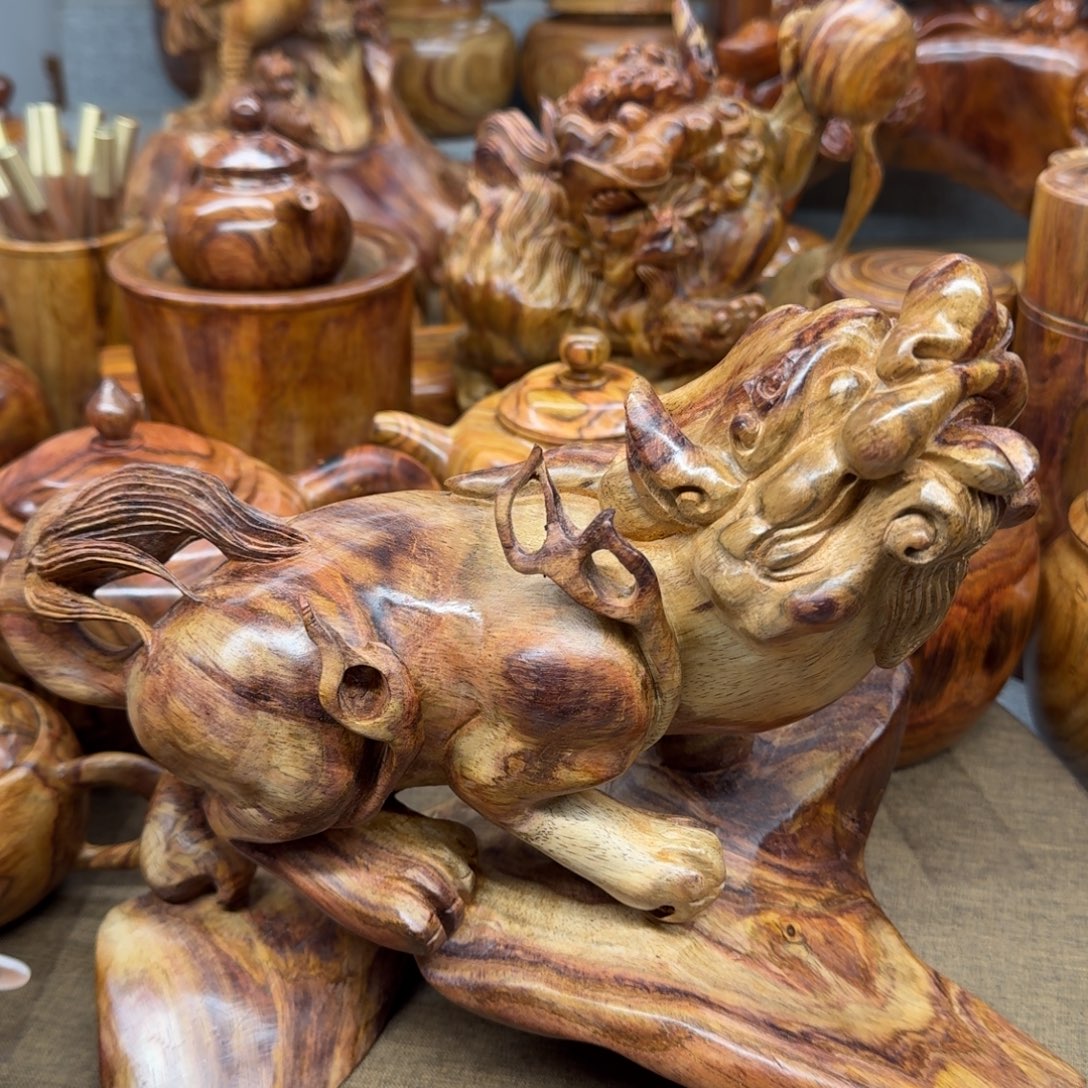 黄花梨/降香黄檀高23宽26貔貅