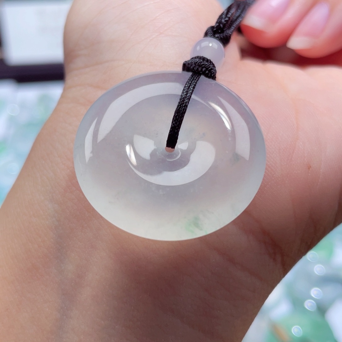 颈饰未镶嵌翡翠平安扣