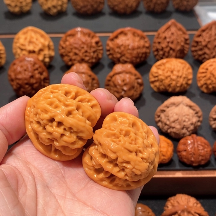 文玩核桃吊坠北***杨盘龙虎头1018