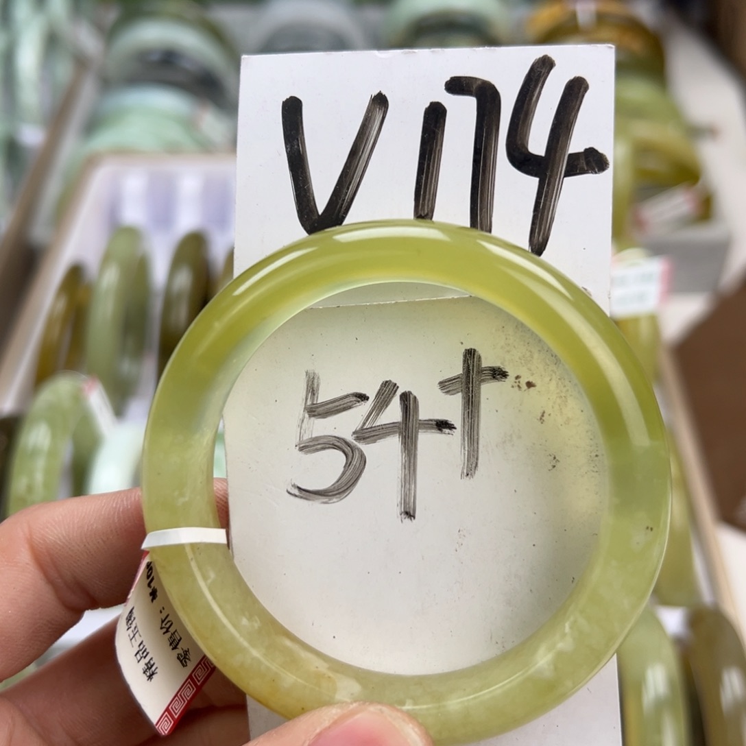 岫玉手镯未镶嵌天然岫玉