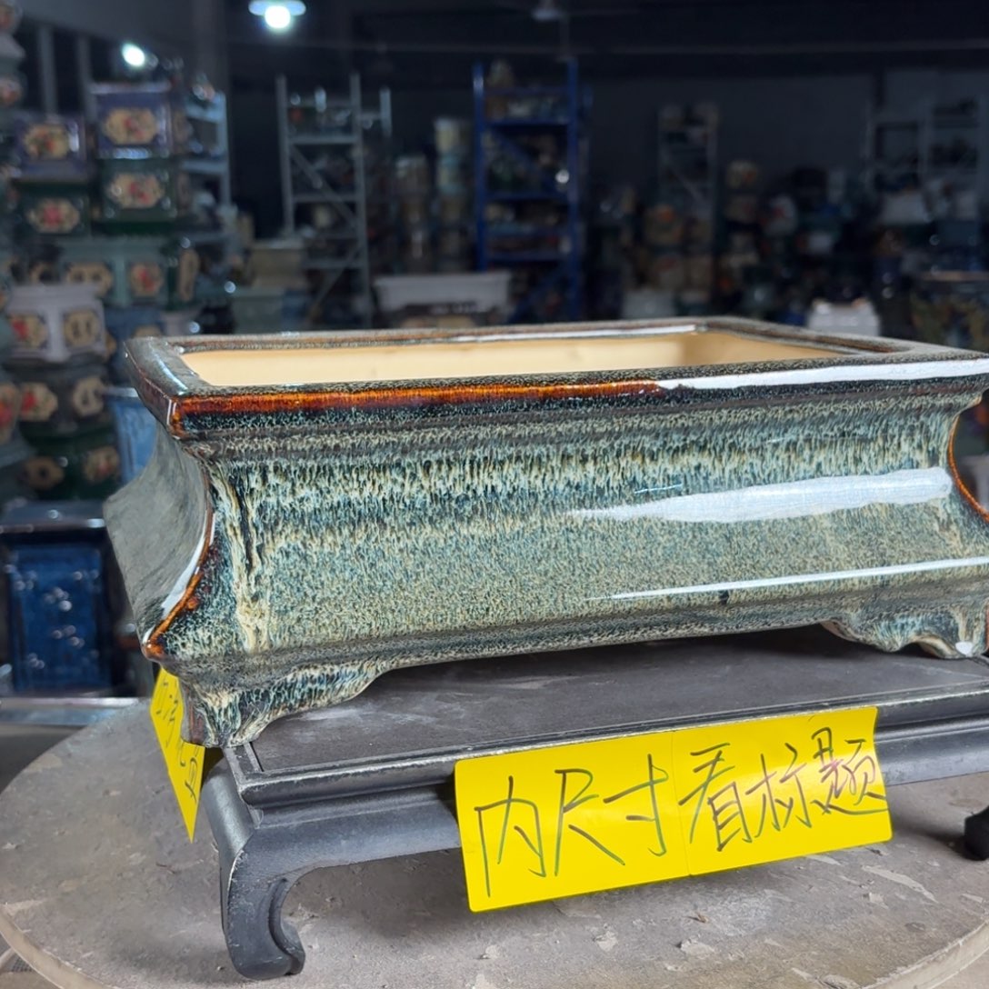 珍***在一风堂石湾花盆 。