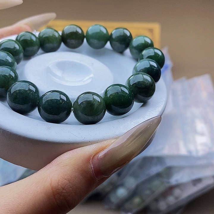 未镶嵌手串翡翠天然