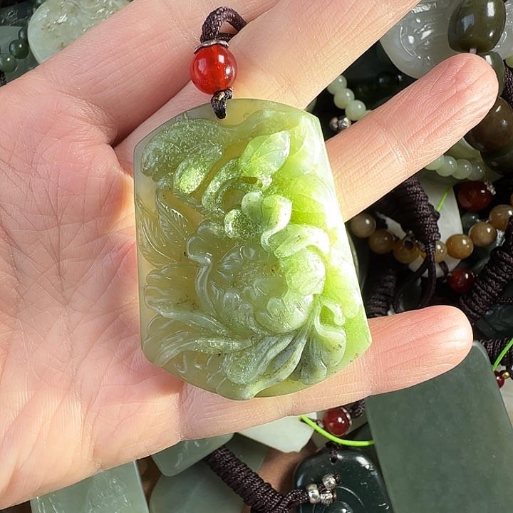 和田玉颈饰未镶嵌