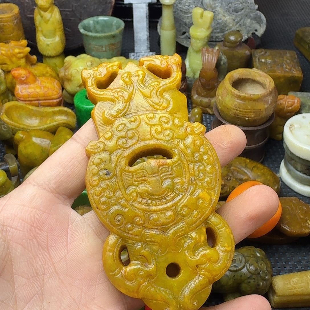 白玉菩提吊坠。。。