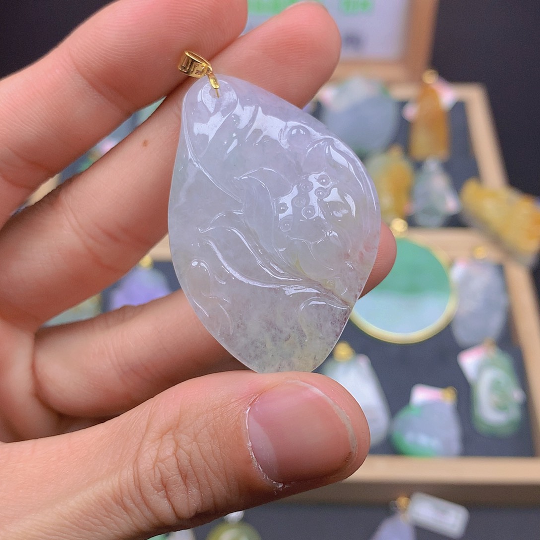 翡翠颈饰18K金镶嵌翡翠