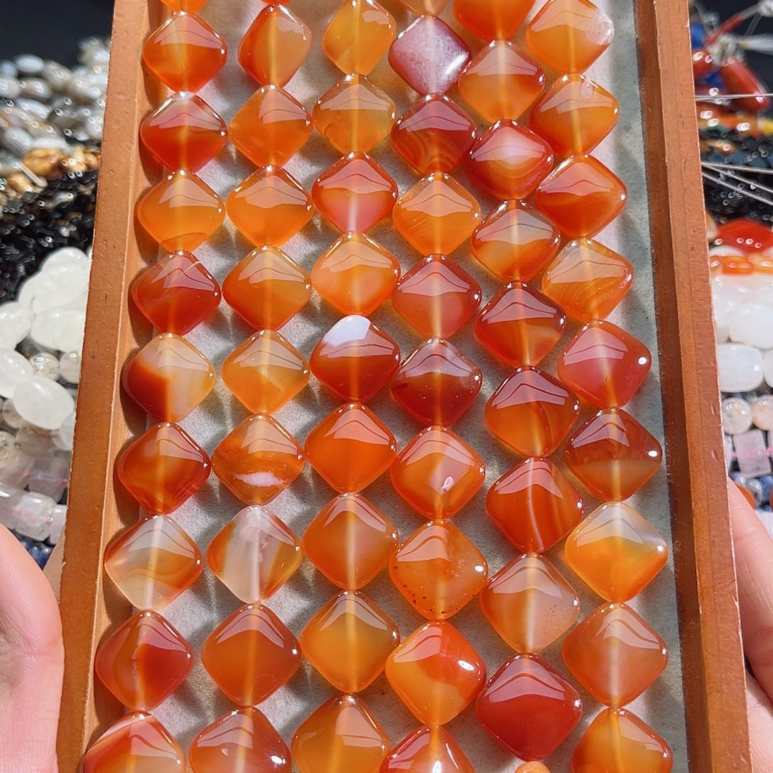 玛瑙/玉髓未镶嵌珠宝半成品红玛瑙棱形斜方一条18mm