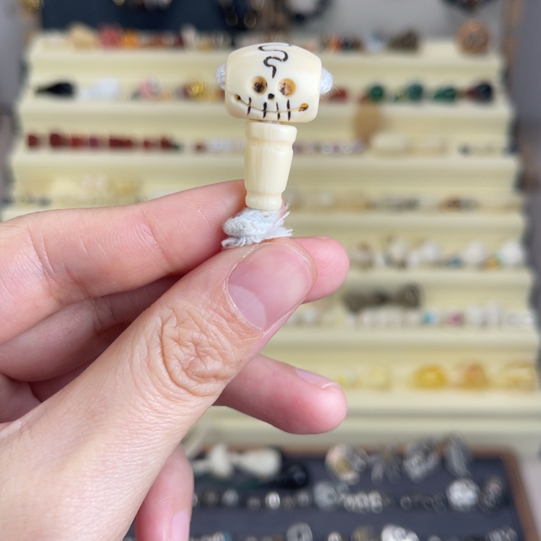 腼***腆琉璃/树脂/塑料类