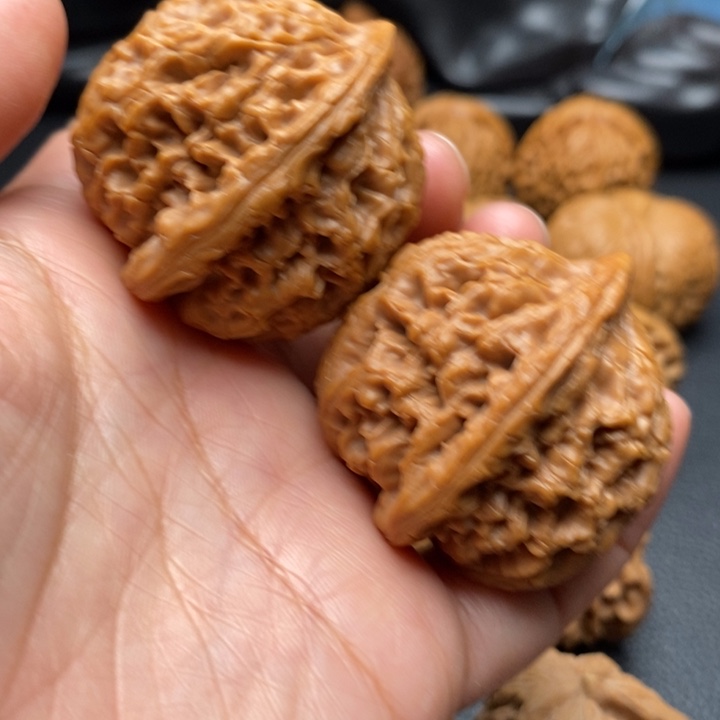 文玩核桃吊坠水龙老树38尺