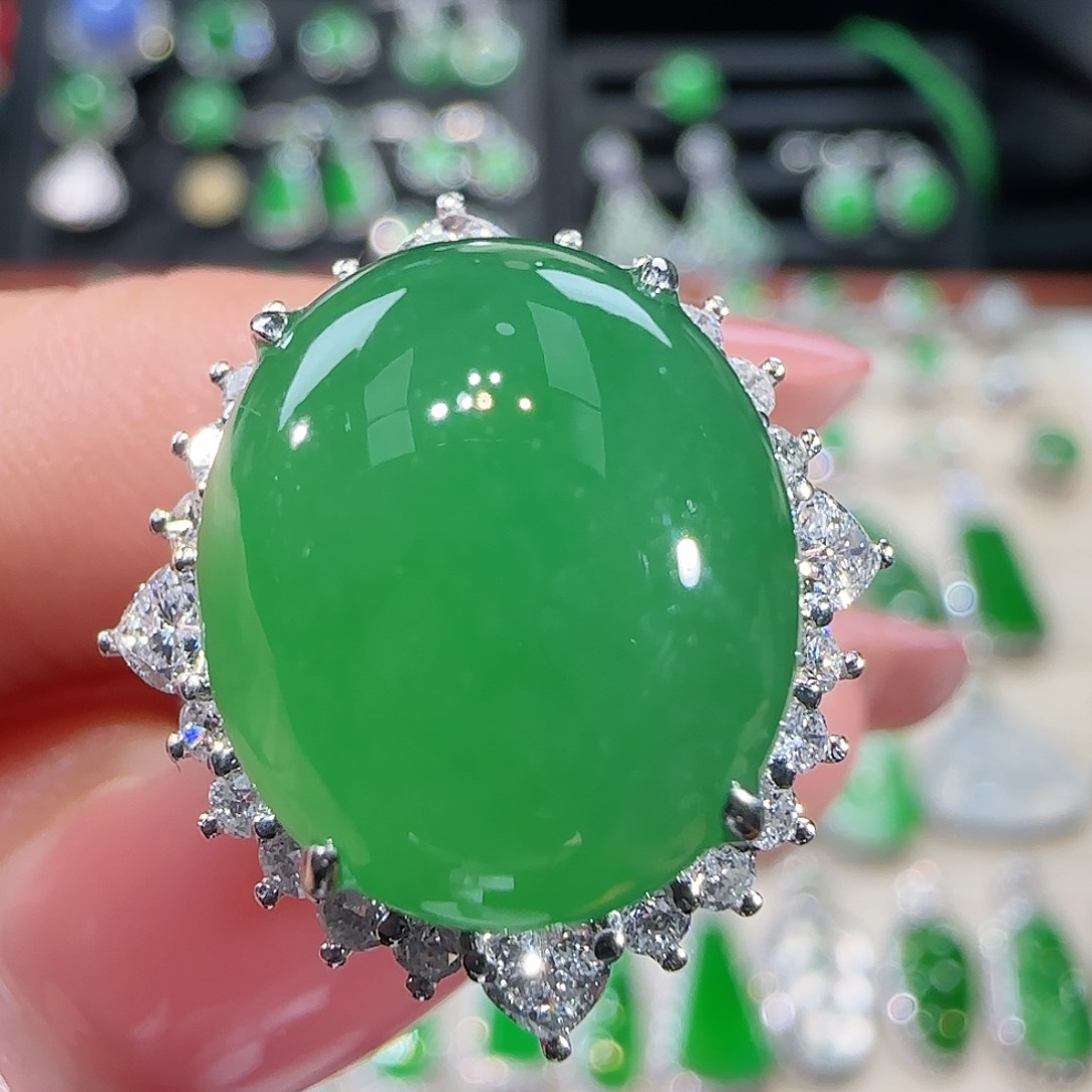 翡翠吊坠(不含链)18K金镶嵌