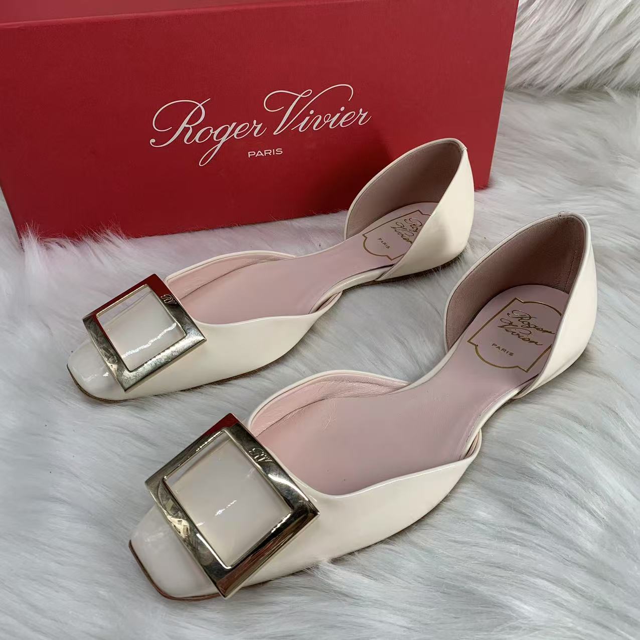 99新 Roger Vivier/罗杰·维威耶 36码/带盒/白色半包单鞋 xxs820