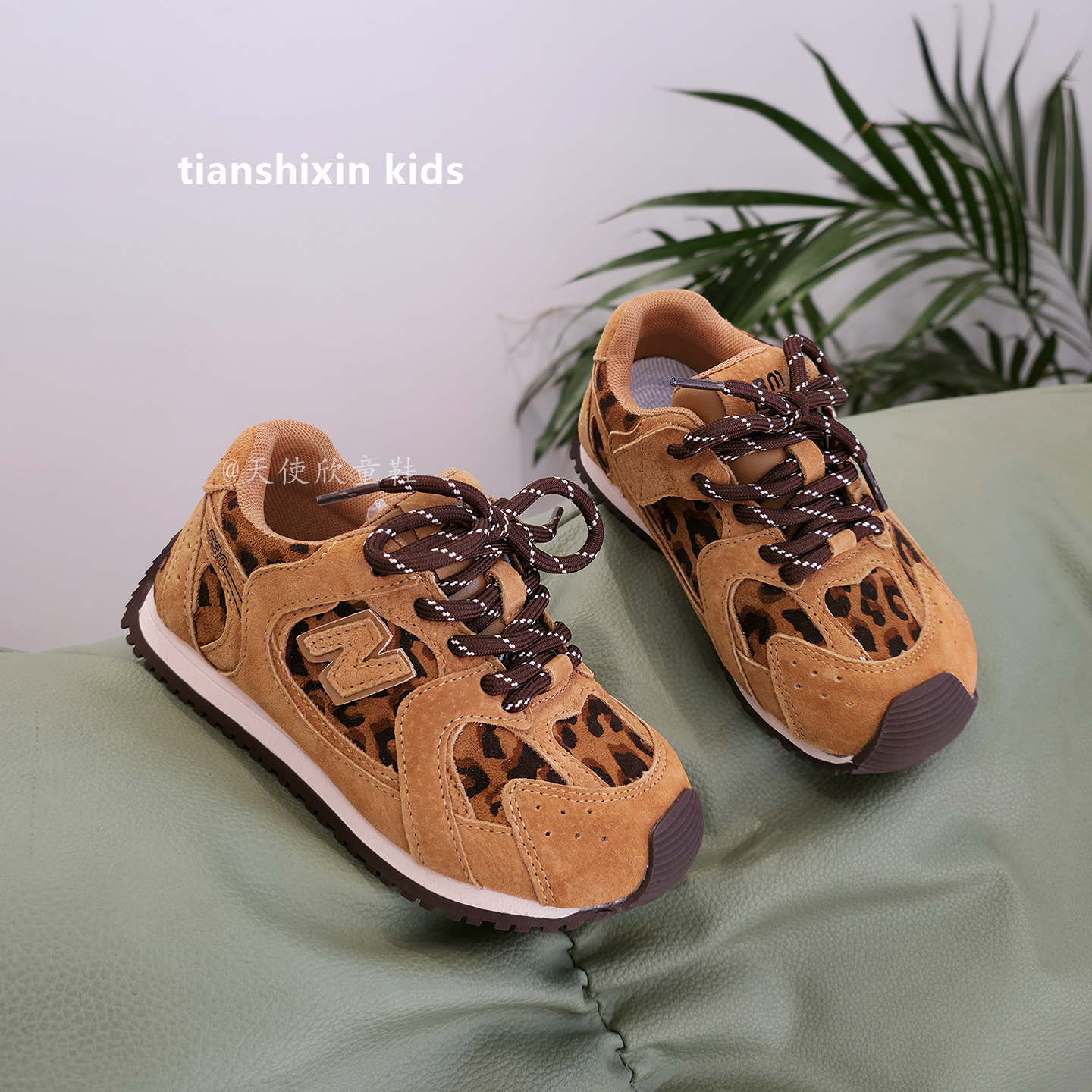 儿童冬季加绒运动鞋2025年新款男女童二棉休闲鞋中大童防滑阿甘鞋