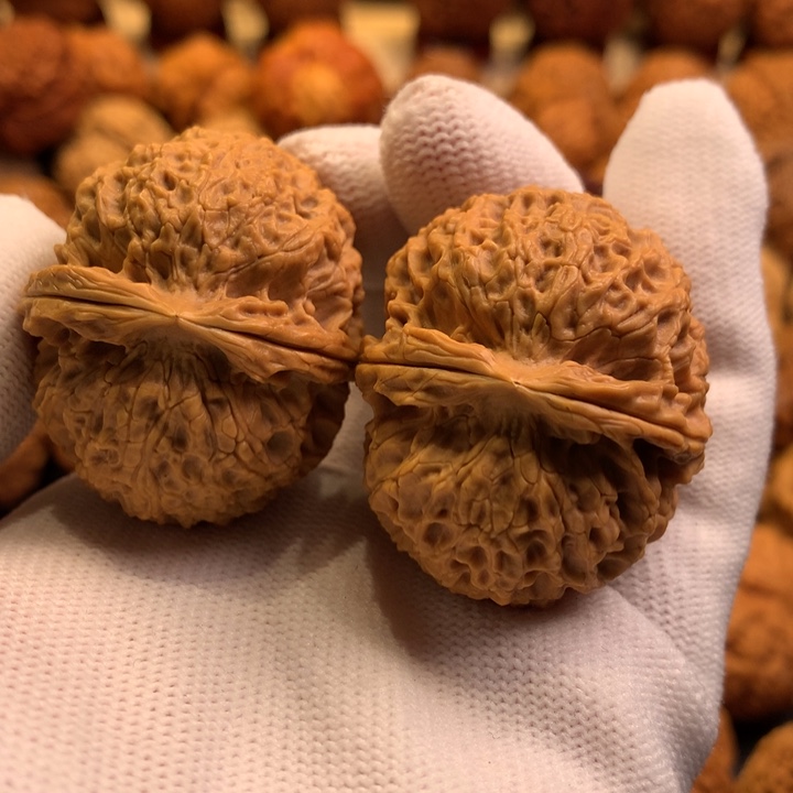 文玩核桃吊坠37哦哦哦