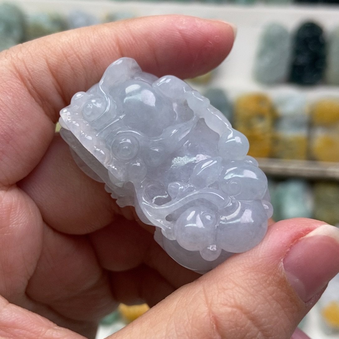 翡翠吊坠(赠链)未镶嵌