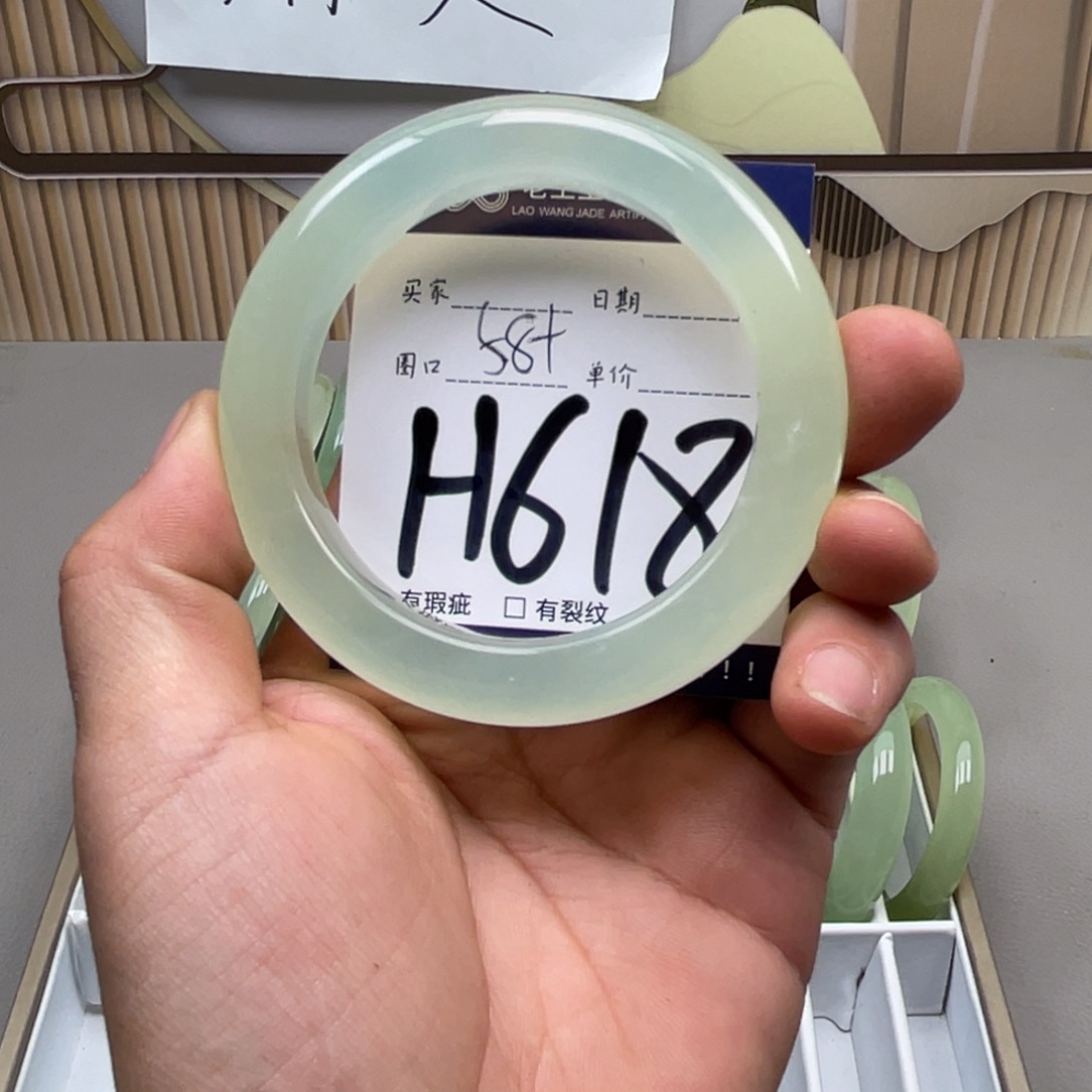 岫玉手镯手镯未镶嵌