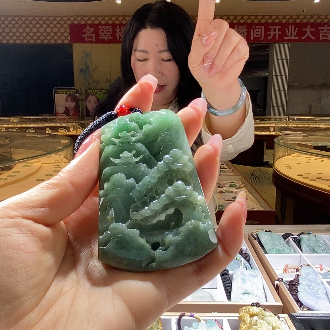 翡翠颈饰未镶嵌一个