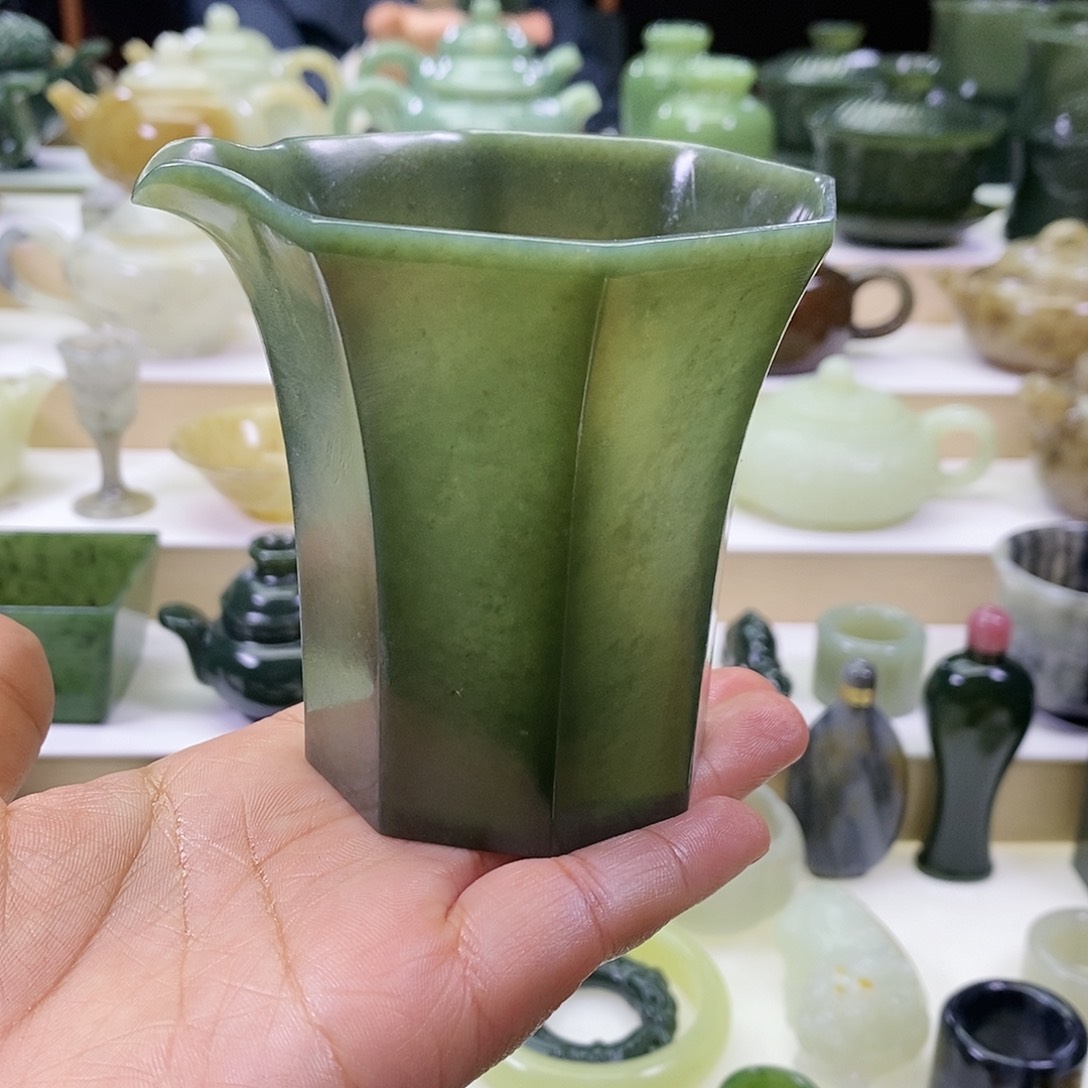 和田玉公道杯未镶嵌小*弟