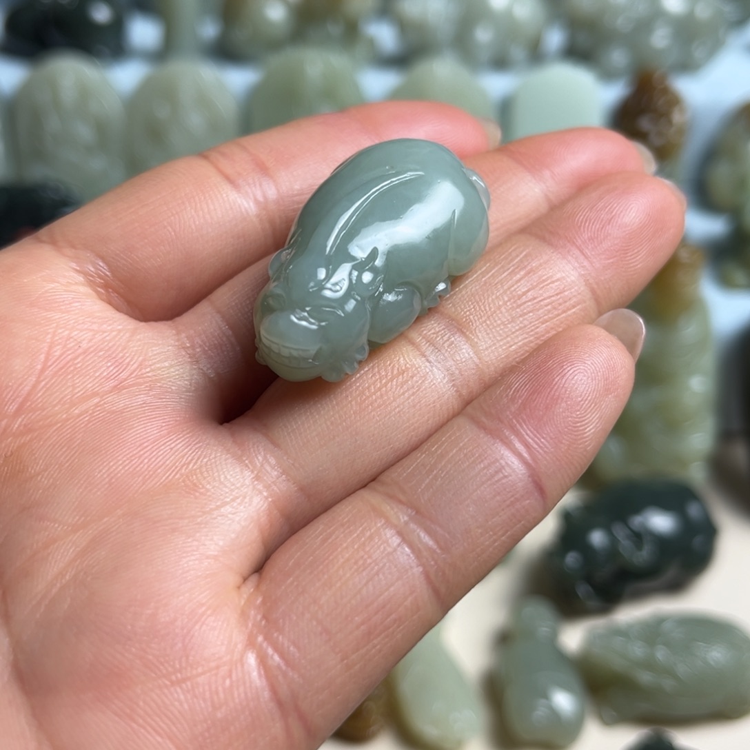 和田玉未镶嵌挂件