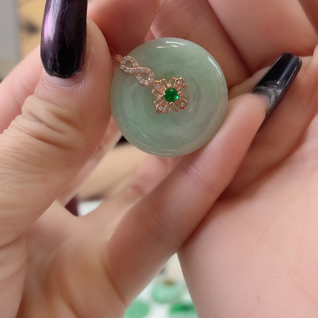 翡翠未镶嵌颈饰翡翠